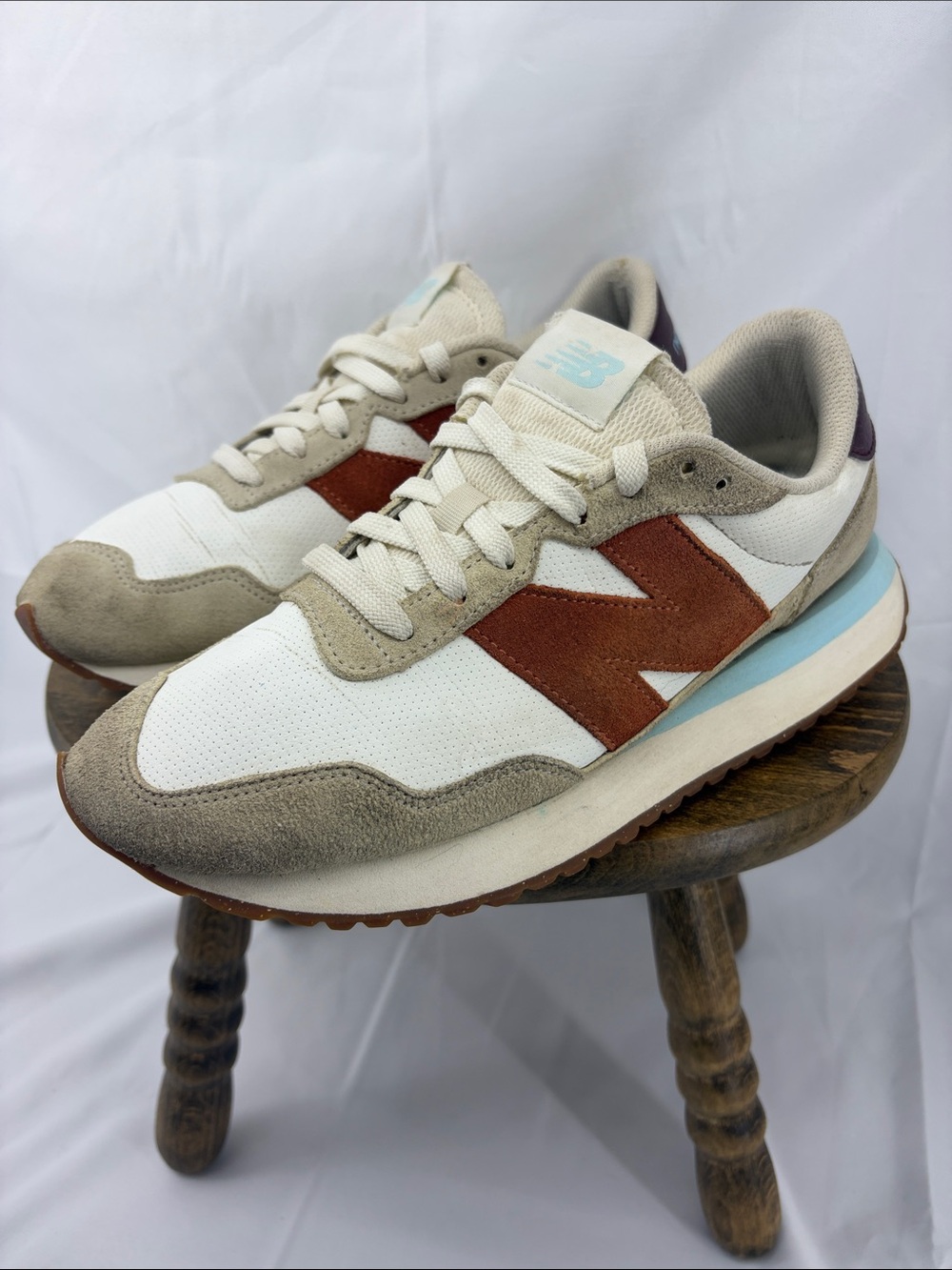 New Balance 237 Womens Retro Sneakers in Sea Salt & Soft Copper, sz 9